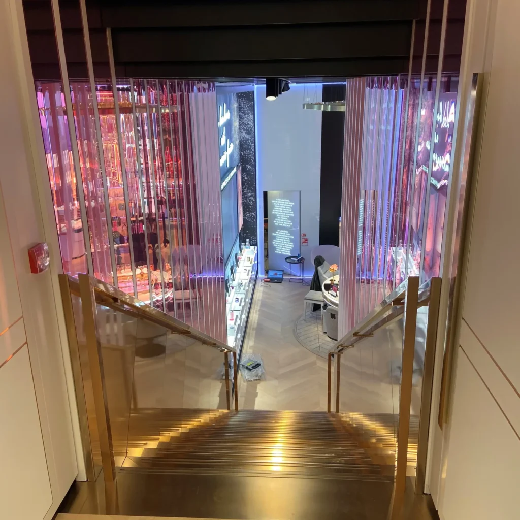 Escalier Lancôme Les Champs Elysées - ASMT